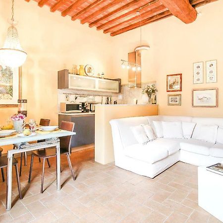 Apartment Guinigi With Private Courtyard Лукка Екстер'єр фото