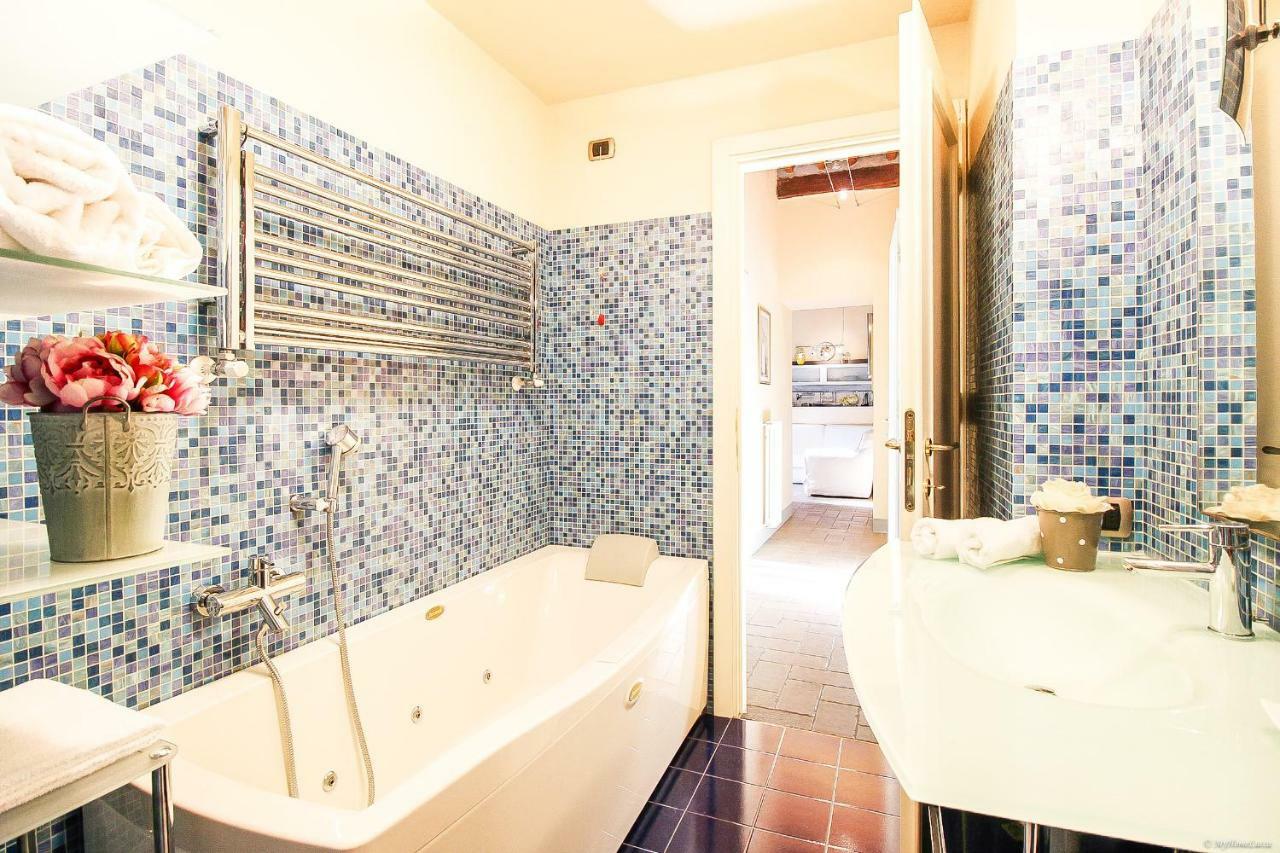 Apartment Guinigi With Private Courtyard Лукка Екстер'єр фото