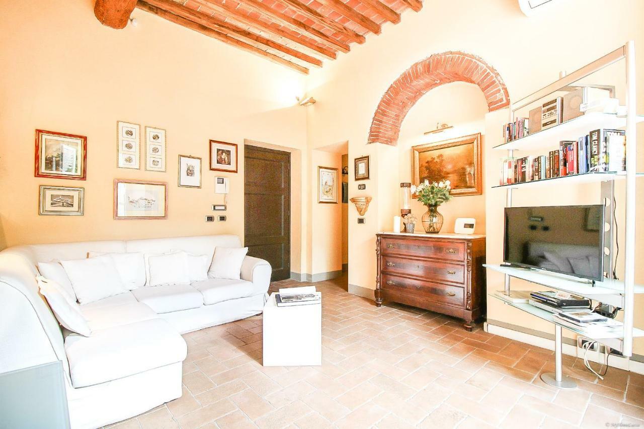 Apartment Guinigi With Private Courtyard Лукка Екстер'єр фото